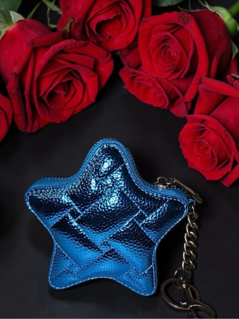 ✨ NIB Kurt Geiger London Kensington Star Charm - Mid Blue ✨ SOLD OUT - Picture 2 of 5